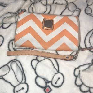 Dooney & Bourke chevron wallet